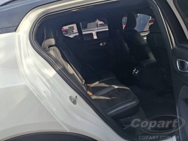 2022 VOLVO XC40 