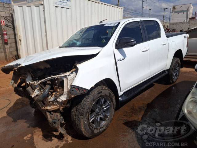 2025 TOYOTA HILUX CD 