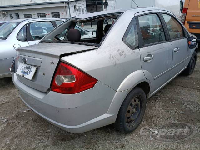 2010 FORD FIESTA SEDAN 