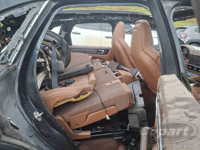 2019 PORSCHE CAYENNE 