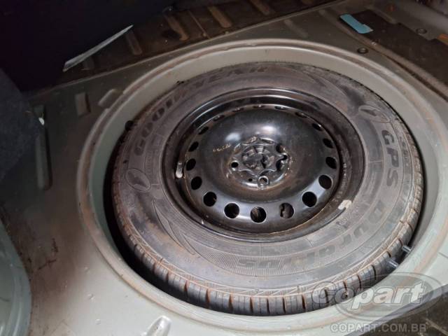 2015 VOLKSWAGEN VOYAGE 