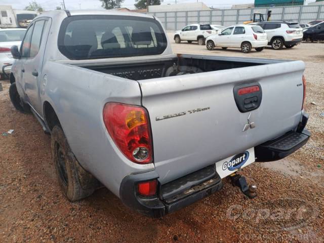 2013 MITSUBISHI L200 TRITON 