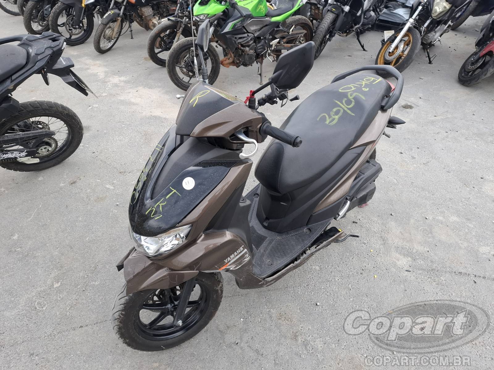 Foto 2: 2025 YAMAHA FLUO
