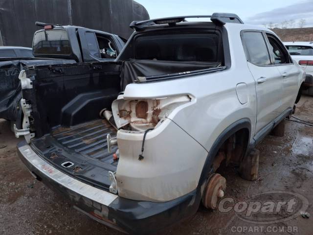 2017 FIAT TORO 