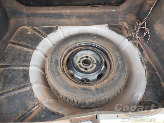 2004 CHEVROLET CORSA SEDAN 