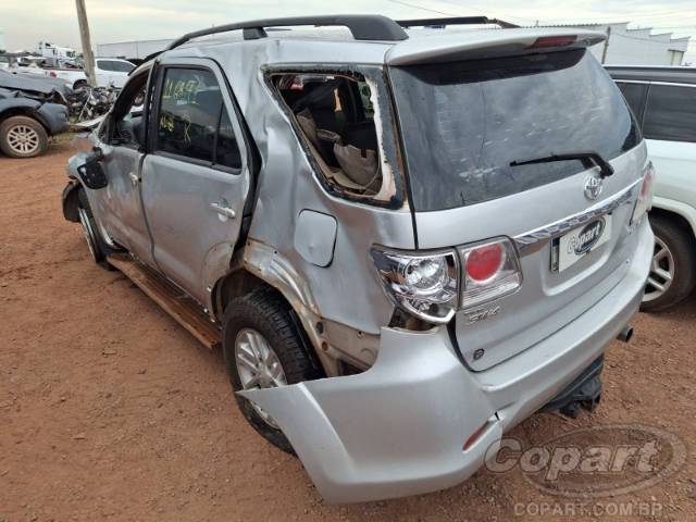 2015 TOYOTA HILUX SW4 