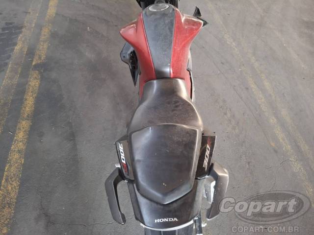2025 HONDA CB 300F 