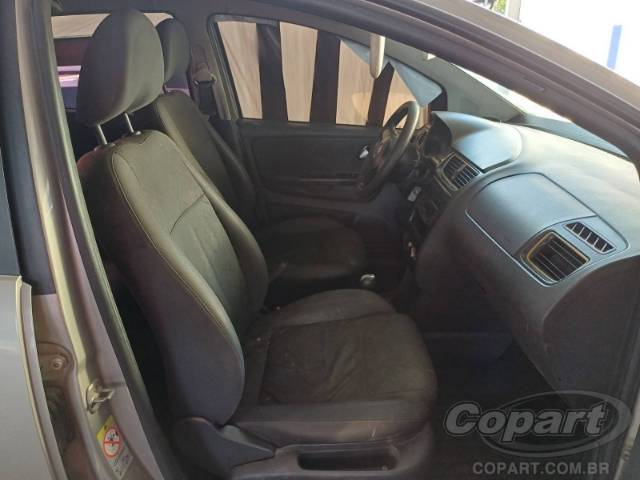 2013 VOLKSWAGEN FOX 