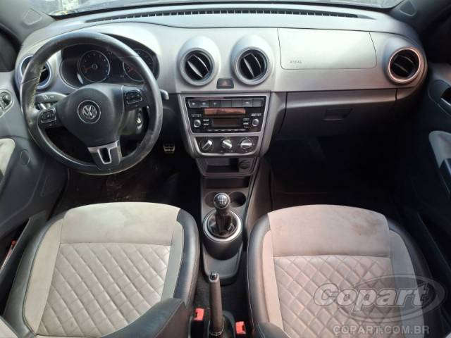 2015 VOLKSWAGEN VOYAGE 