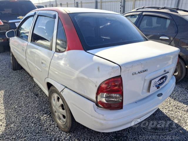 2000 CHEVROLET CORSA SEDAN 