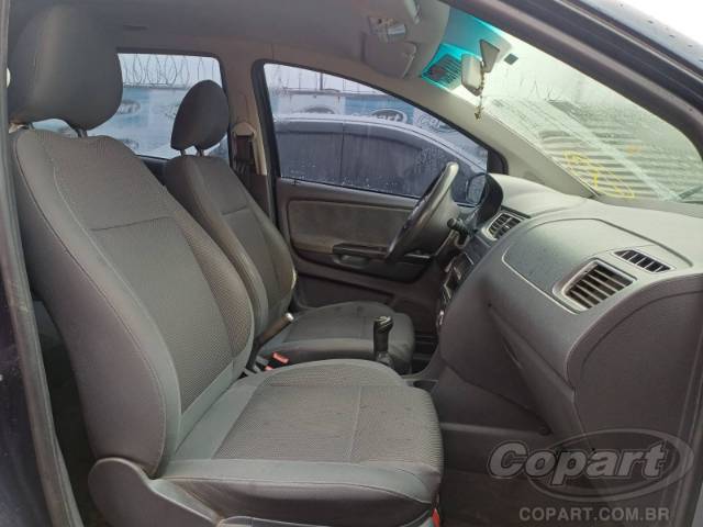 2011 VOLKSWAGEN FOX 