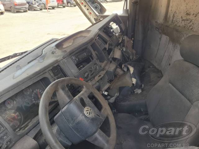 2013 VOLKSWAGEN CONSTELLATION 