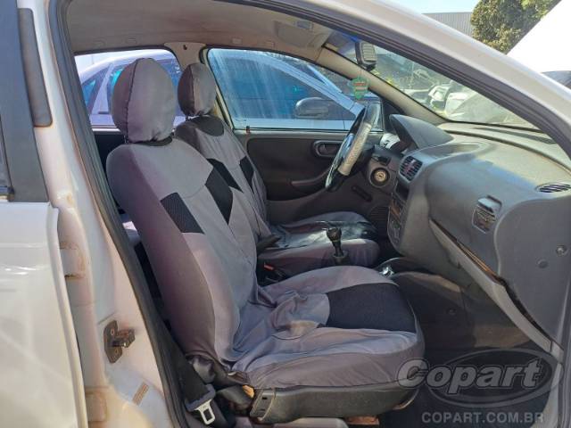 2003 CHEVROLET CORSA SEDAN 