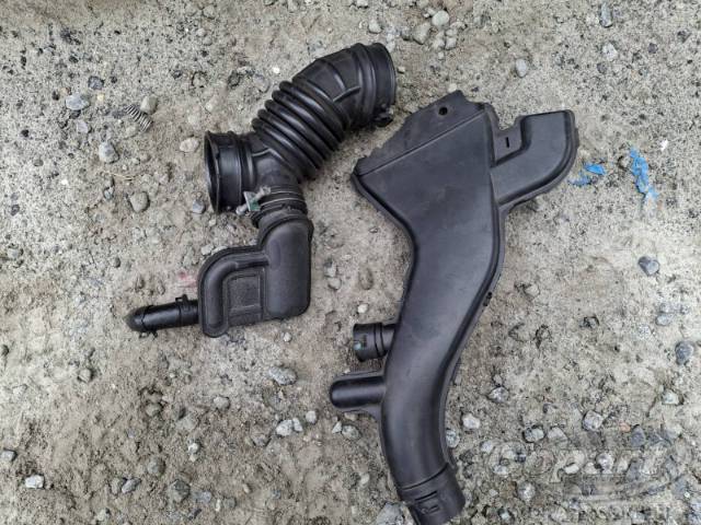 2010 NISSAN GRAND LIVINA 