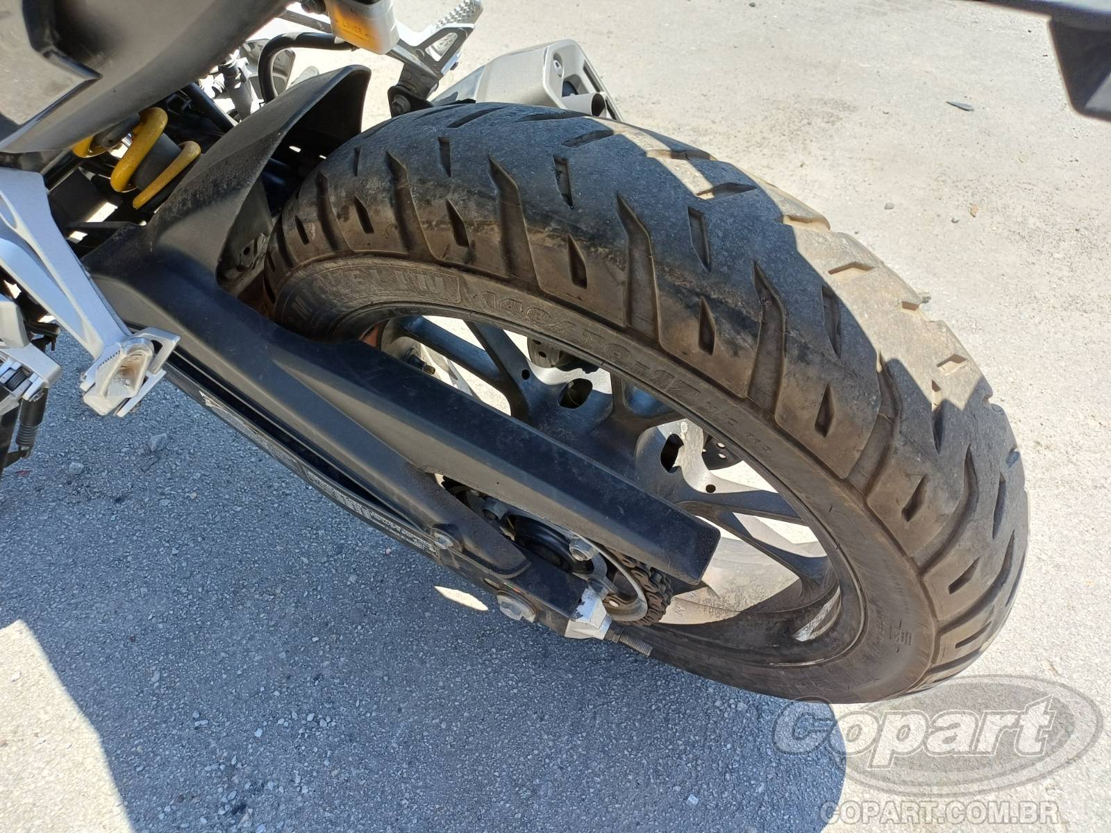 Foto 7 de 10: 2025 HONDA CB 300F