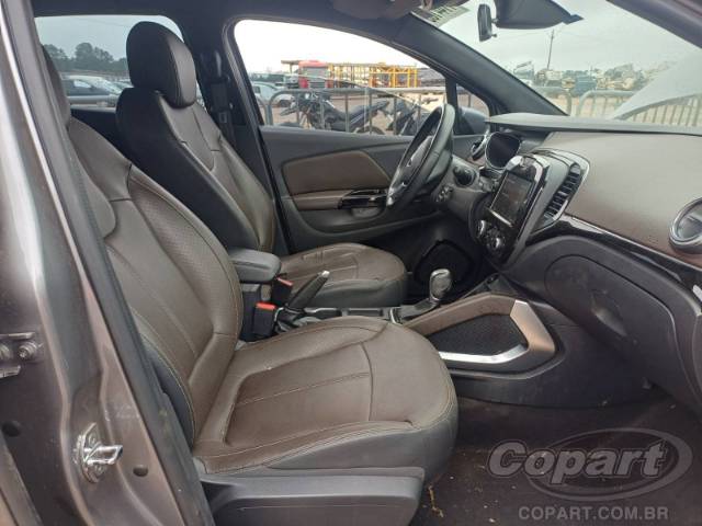 2022 RENAULT CAPTUR 