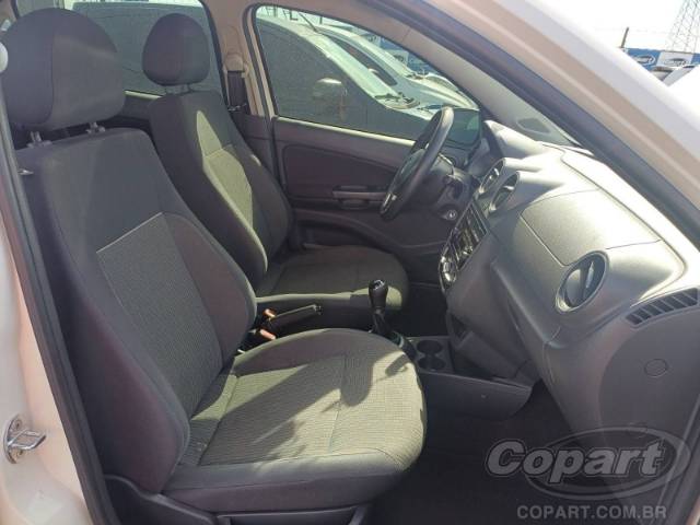 2013 VOLKSWAGEN VOYAGE 