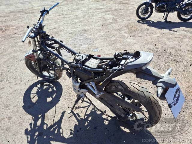 2025 HONDA CB 300F 