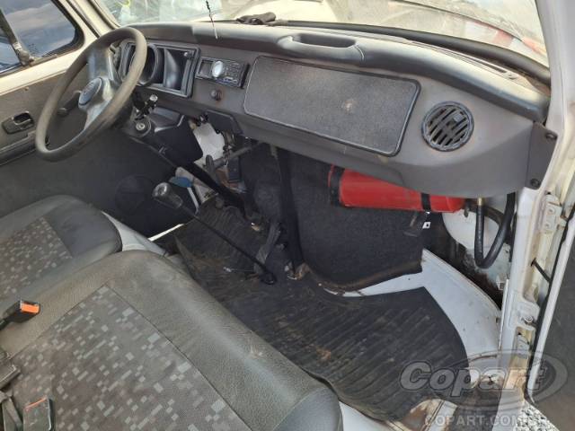 2011 VOLKSWAGEN KOMBI 