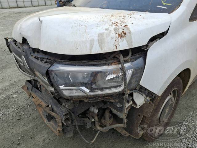 2025 RENAULT KANGOO 