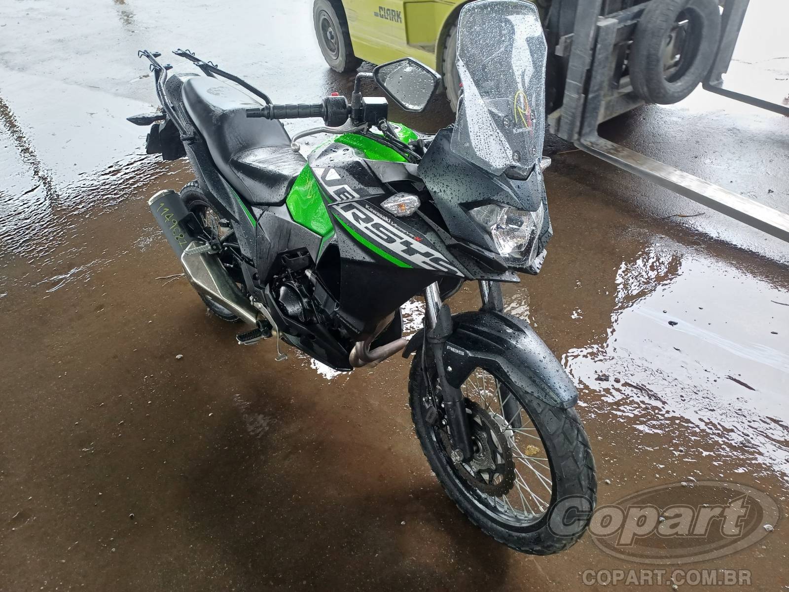 Kawasaki Versys-x 2024 em leilão