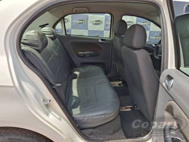 2013 VOLKSWAGEN VOYAGE 