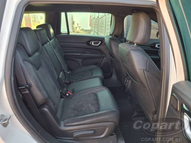2025 JEEP COMMANDER 