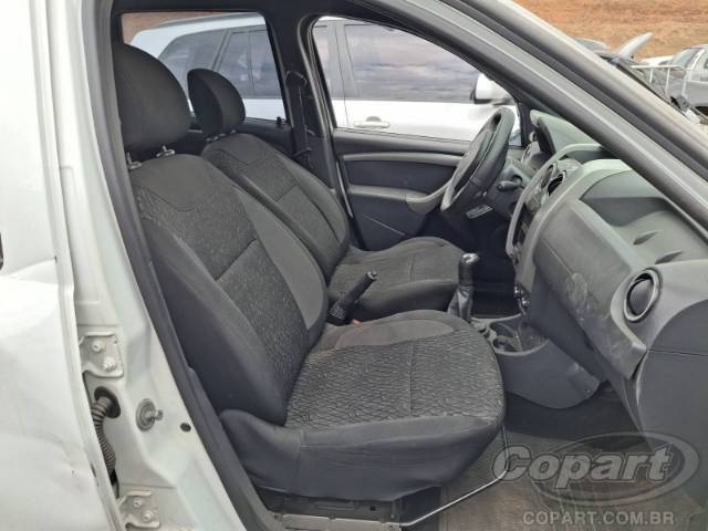 2019 RENAULT DUSTER OROCH 