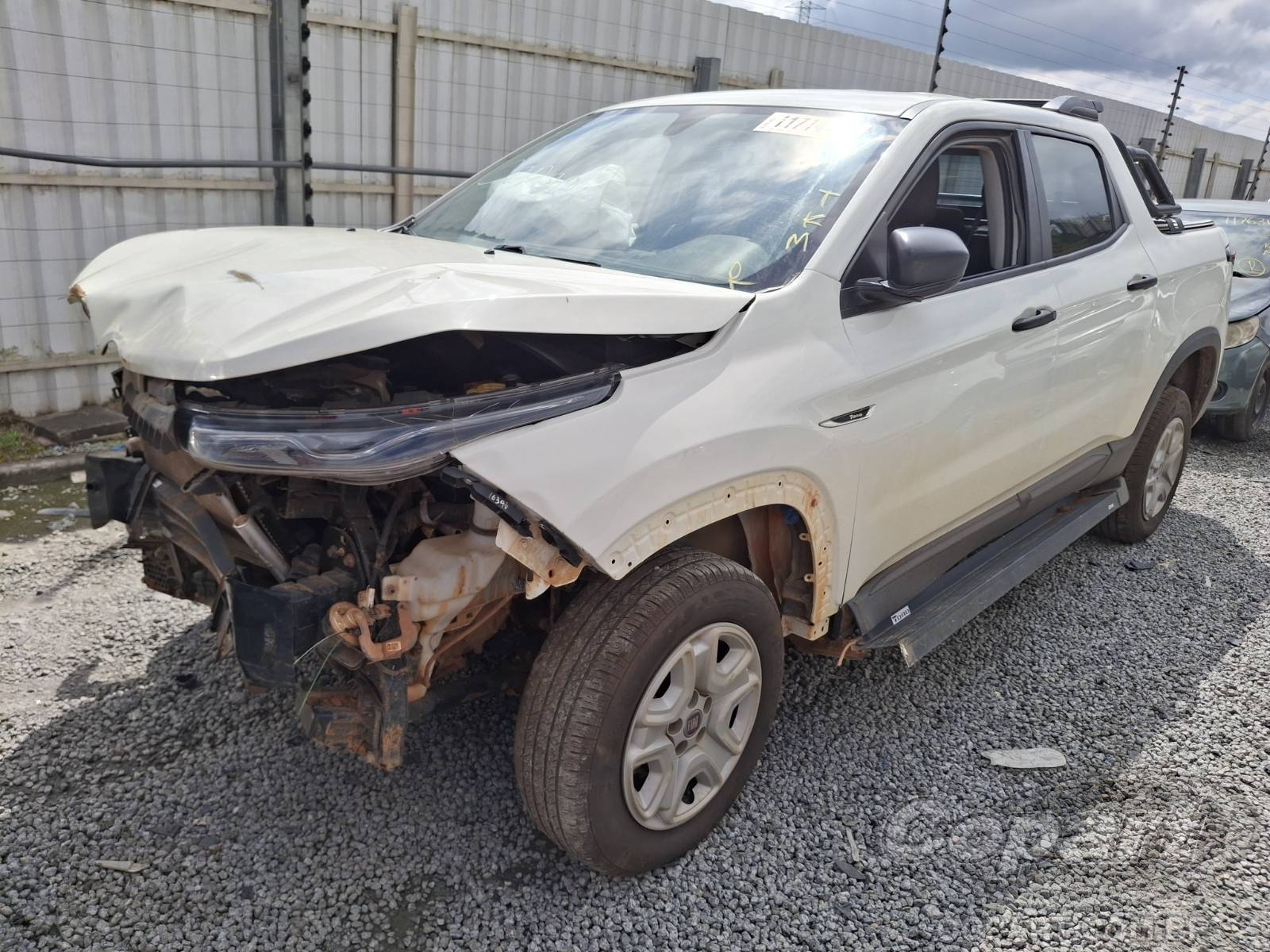 Foto 2: 2021 FIAT TORO
