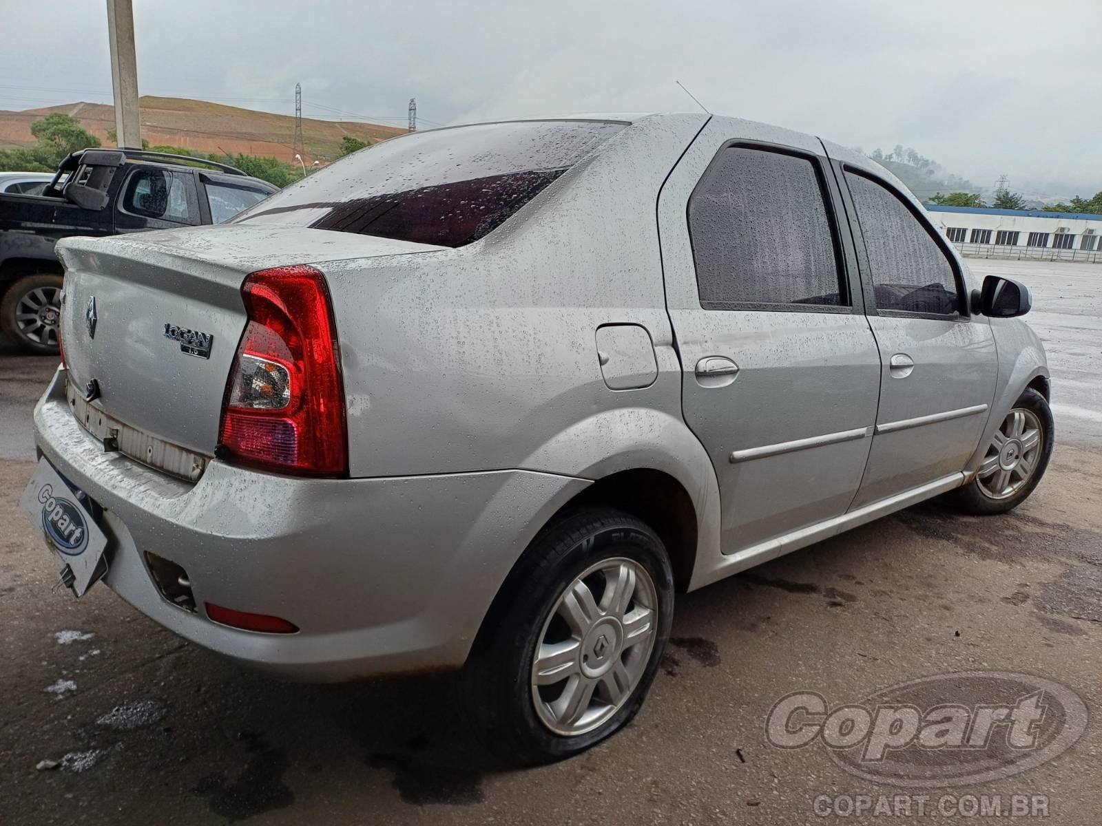 2011 RENAULT LOGAN — foto 4 de 10