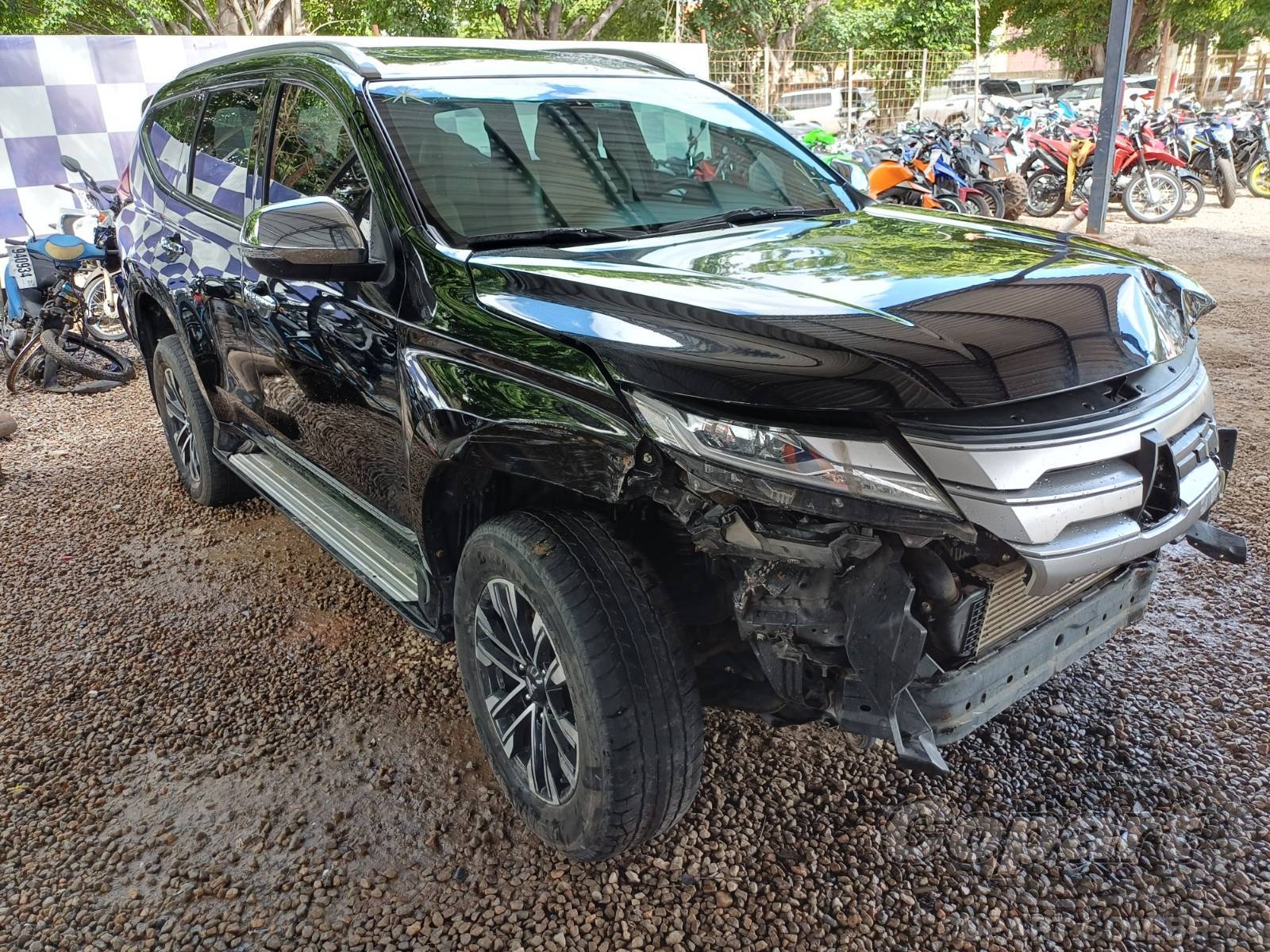 Veículo Mitsubishi Pajero Mitsubishi Pajero Sport HPE 2.4 DI-D MIVEC Turbo 2022 Colisão Média Monta 2022 em leilão