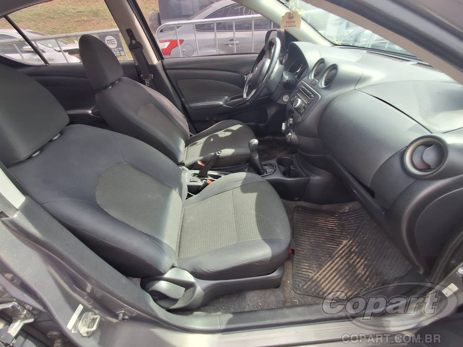 Foto 5: 2013 NISSAN VERSA