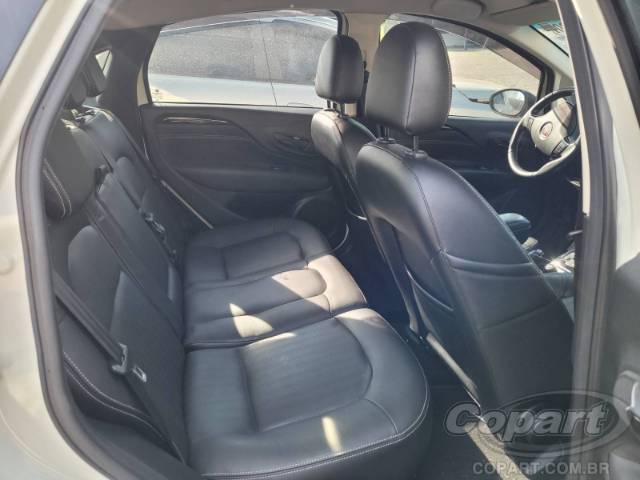 2016 FIAT LINEA 