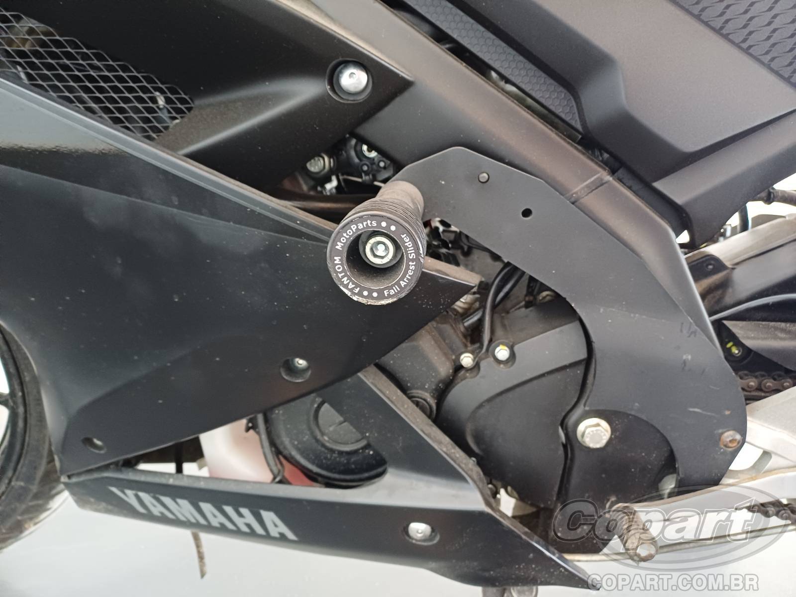 Foto 6 de 10: 2025 YAMAHA YZF R15