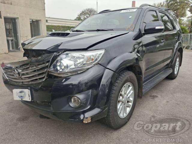 2015 TOYOTA HILUX SW4 