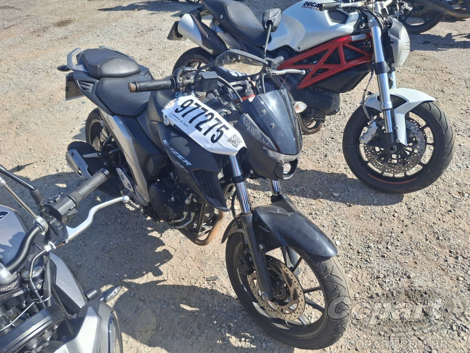Yamaha FZ25 Fazer 250 ABS 2023 Colisão Pequena Monta