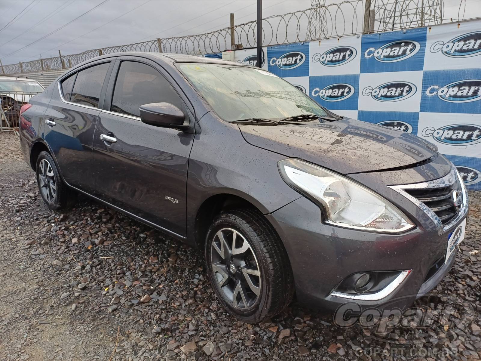 Veículo Nissan Versa Nissan Versa Unique 1.6 16V 2016 Colisão 2016 em leilão