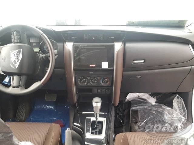 Foto 9 de 10: 2017 TOYOTA HILUX SW4