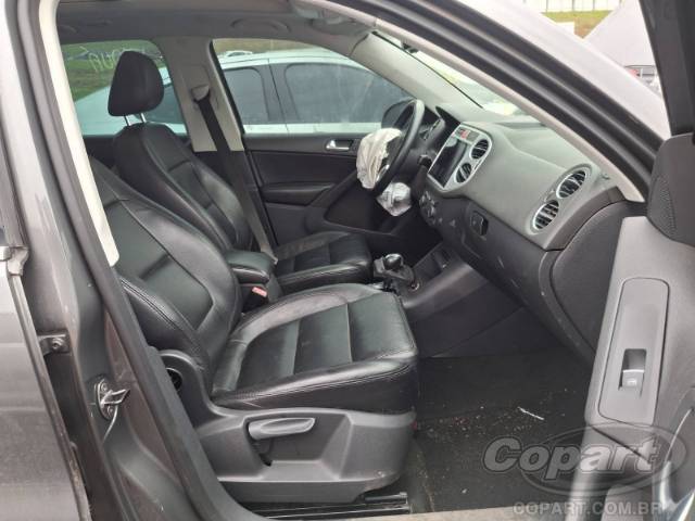 2011 VOLKSWAGEN TIGUAN 
