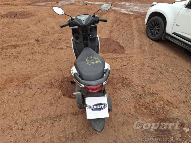 2023 YAMAHA FLUO 