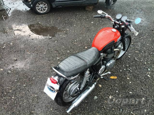 2015 TRIUMPH BONNEVILLE 