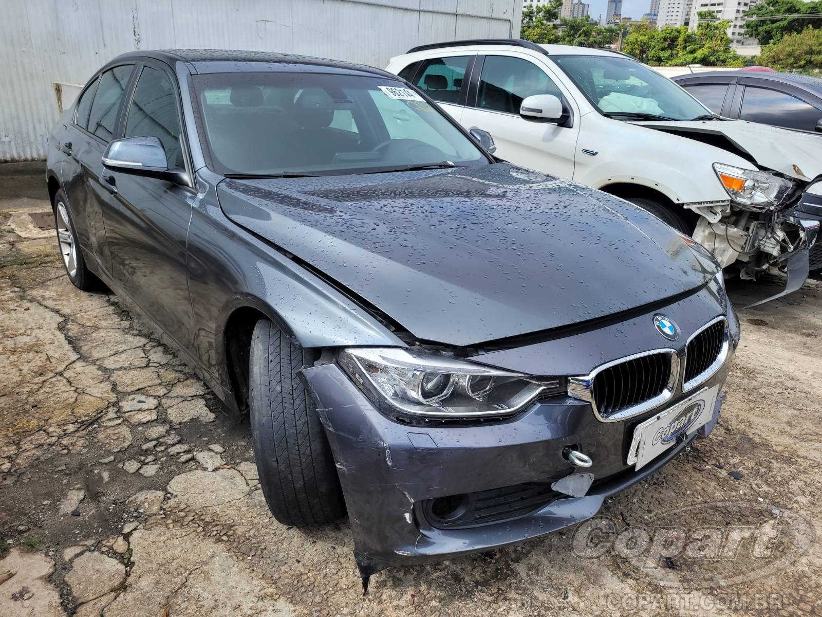 Veículo BMW Série 3 BMW Serie 3 316i 1.6 16V Turbo 2014 Colisão Pequena Monta 2014 em leilão