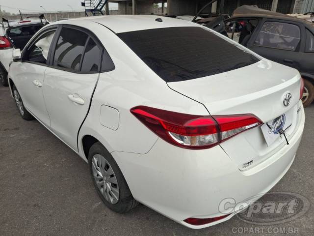 2025 TOYOTA YARIS SEDA 