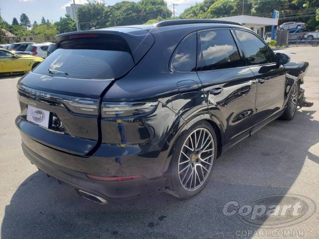 2021 PORSCHE CAYENNE 