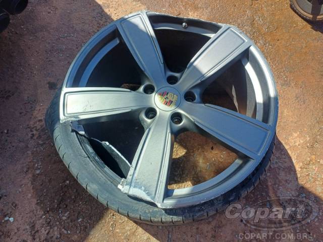 2020 PORSCHE CAYENNE 