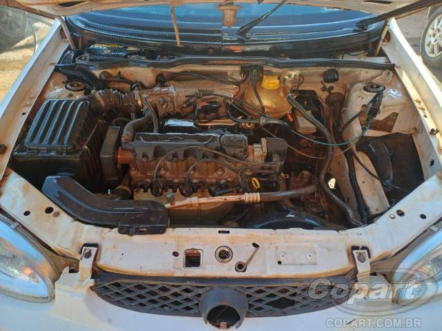 2001 CHEVROLET CORSA 