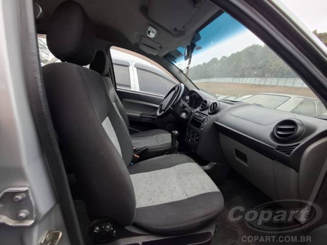 2009 FORD FIESTA 