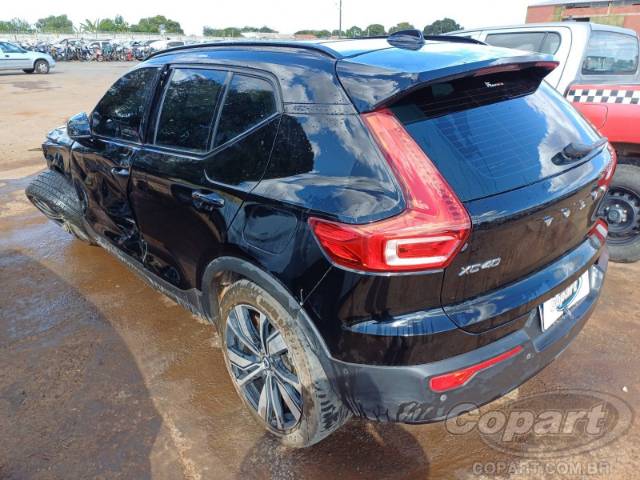 2022 VOLVO XC40 