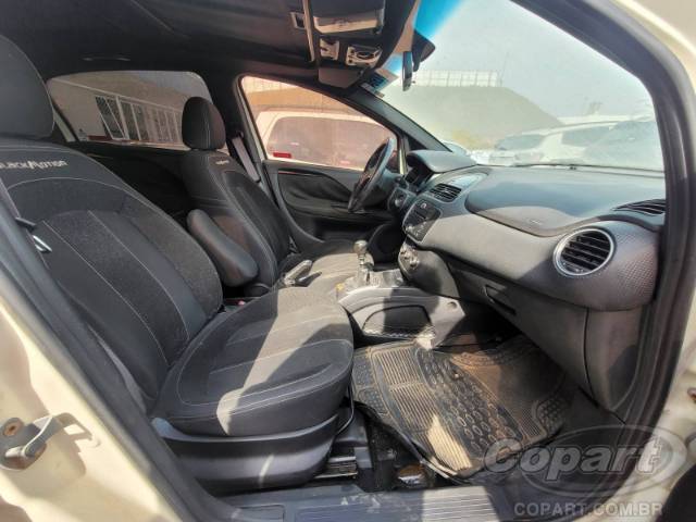 2015 FIAT PUNTO 