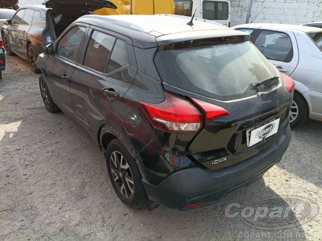 2019 NISSAN KICKS 
